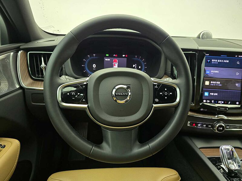 Volvo Ultimate, B5 AWD mild hybrid, 가솔린, Bright