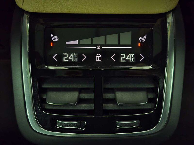Volvo Ultimate, B5 AWD mild hybrid, 가솔린, Bright