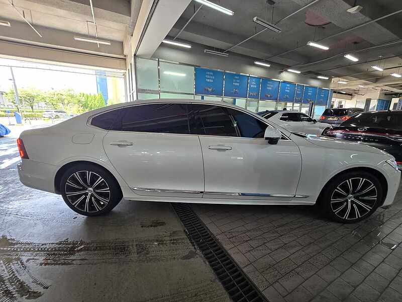 Volvo Ultimate, B5 mild hybrid, 가솔린, Bright