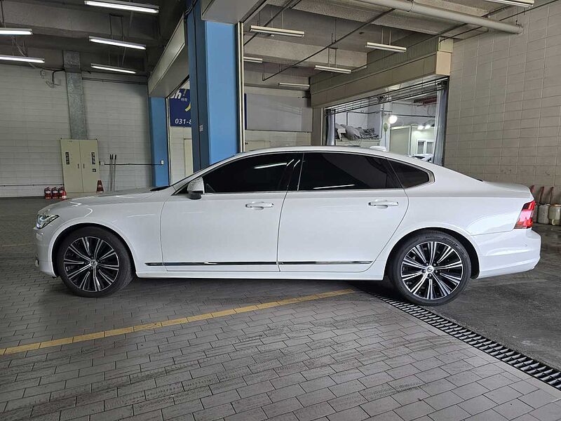 Volvo Ultimate, B5 mild hybrid, 가솔린, Bright