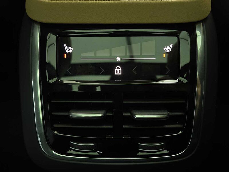 Volvo  B5 AWD Ultra Bright