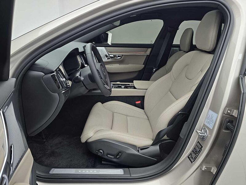 Volvo  Ultra, B5 마일드 하이브리드, 가솔린, 다크