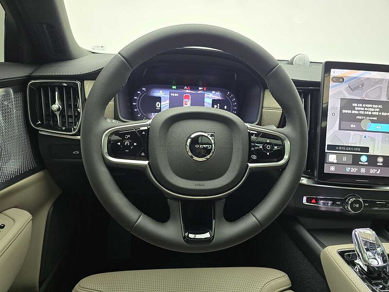 Volvo  Ultra, B5 마일드 하이브리드, 가솔린, 다크