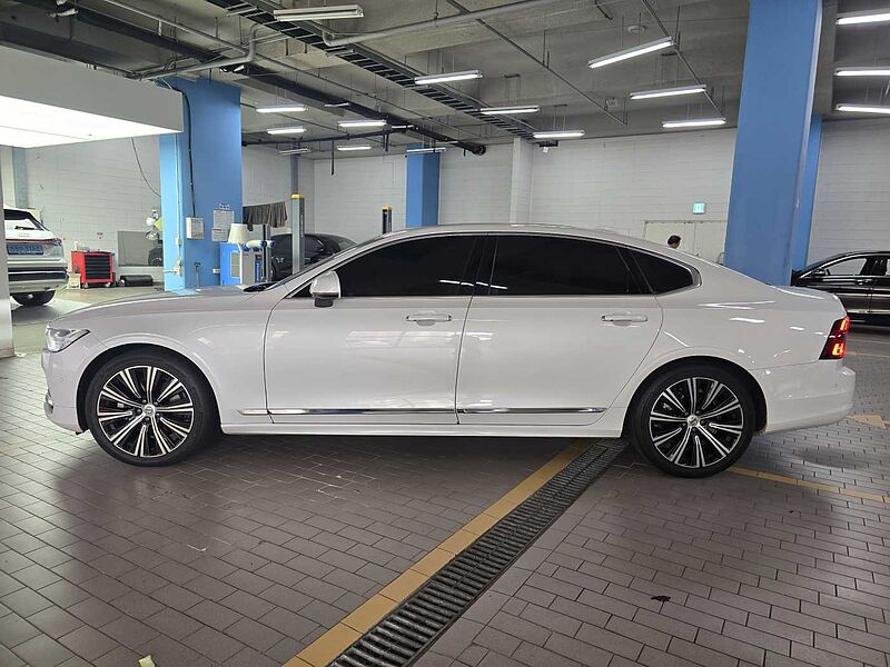 Volvo Ultimate, B5 mild hybrid, 가솔린, Bright