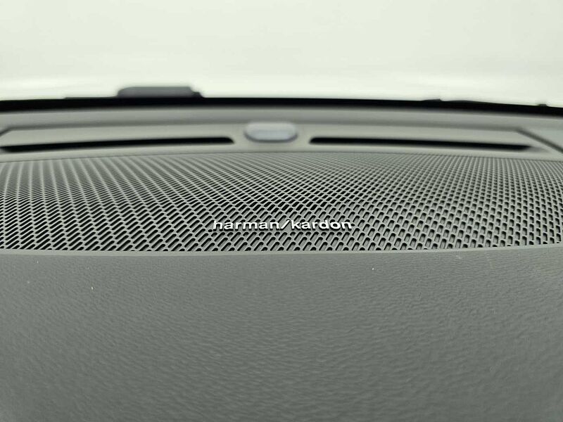 Volvo  Ultra, B4 AWD 마일드 하이브리드, 가솔린, 다크