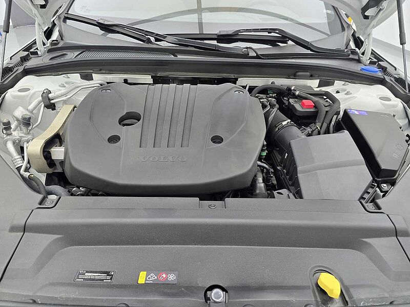 Volvo  Pro, B5 AWD mild hybrid
