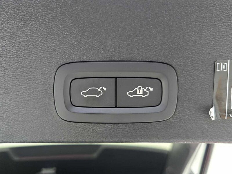 Volvo  Inscription, B4 AWD Momentum