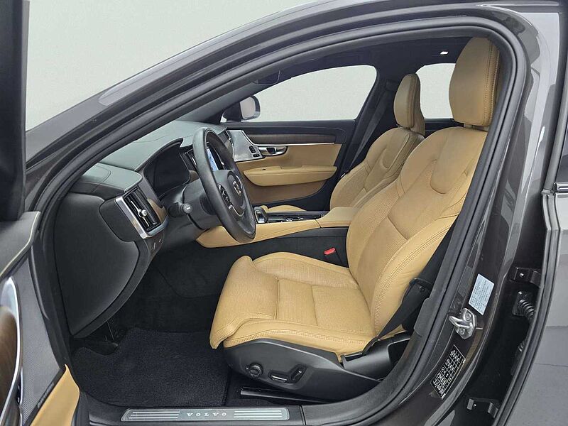 Volvo Pro, B5 AWD mild hybrid