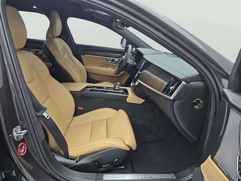 Volvo Pro, B5 AWD mild hybrid