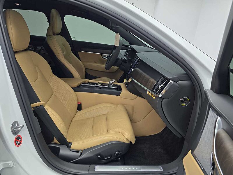 Volvo Ultimate, B6 AWD mild hybrid, 가솔린, Bright