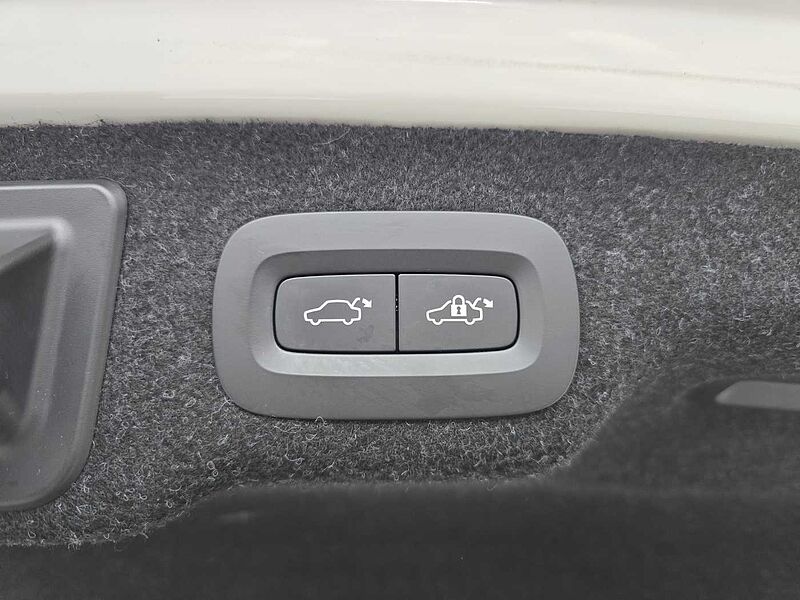 Volvo Ultimate, B6 AWD mild hybrid, 가솔린, Bright